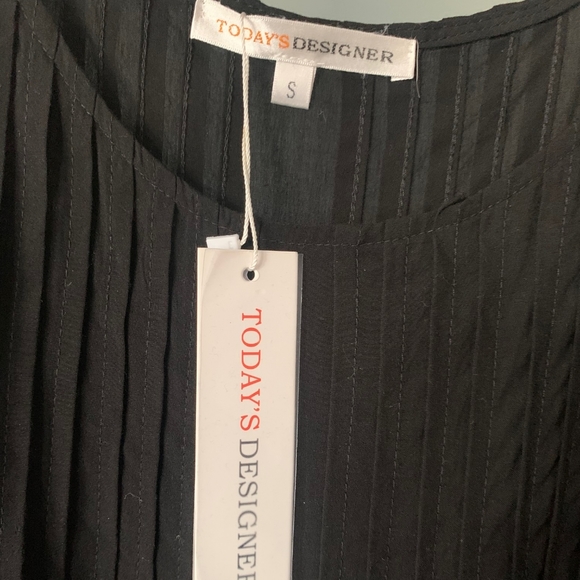 Beautiful Top by Today's Designers - Picture 5 of 5